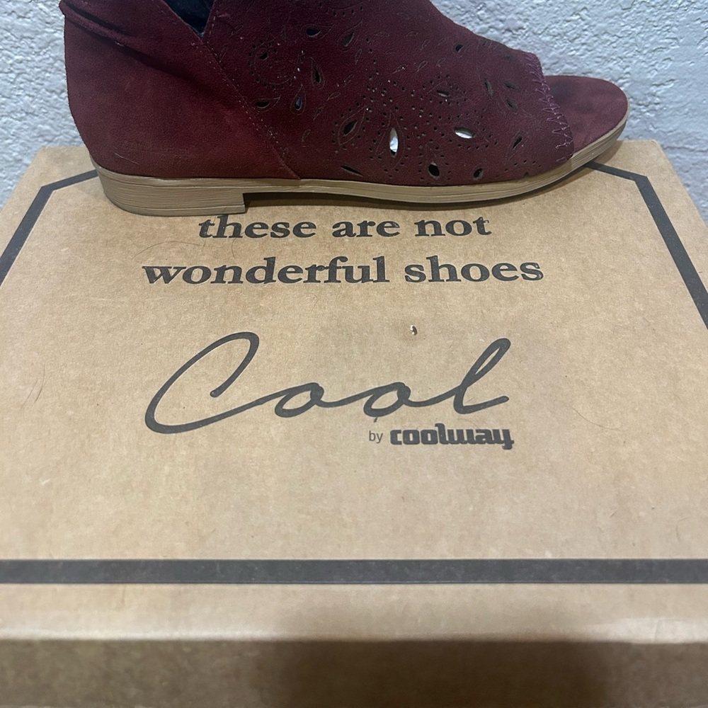 Coolway Women's Burgundy Flats